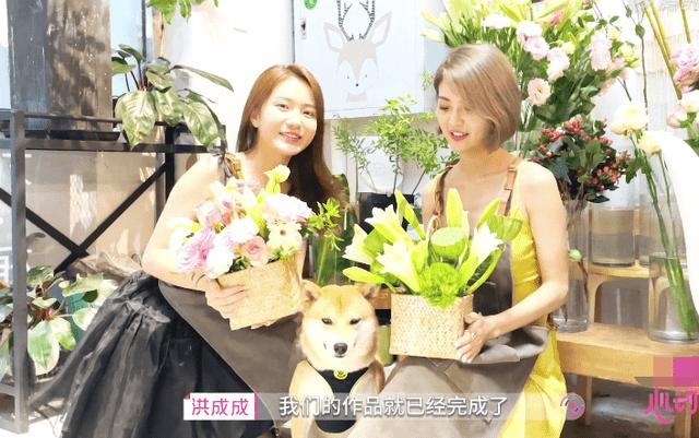 张国荣前任毛舜筠全家出游，三婚老公白发苍老，当初为何和张国荣分手？游戏画面